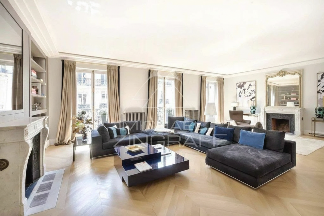 Triangle d'Or, Champs-Élysées, Paris, Île-de-France 75008 — 3 bed, 2 bath luxury property