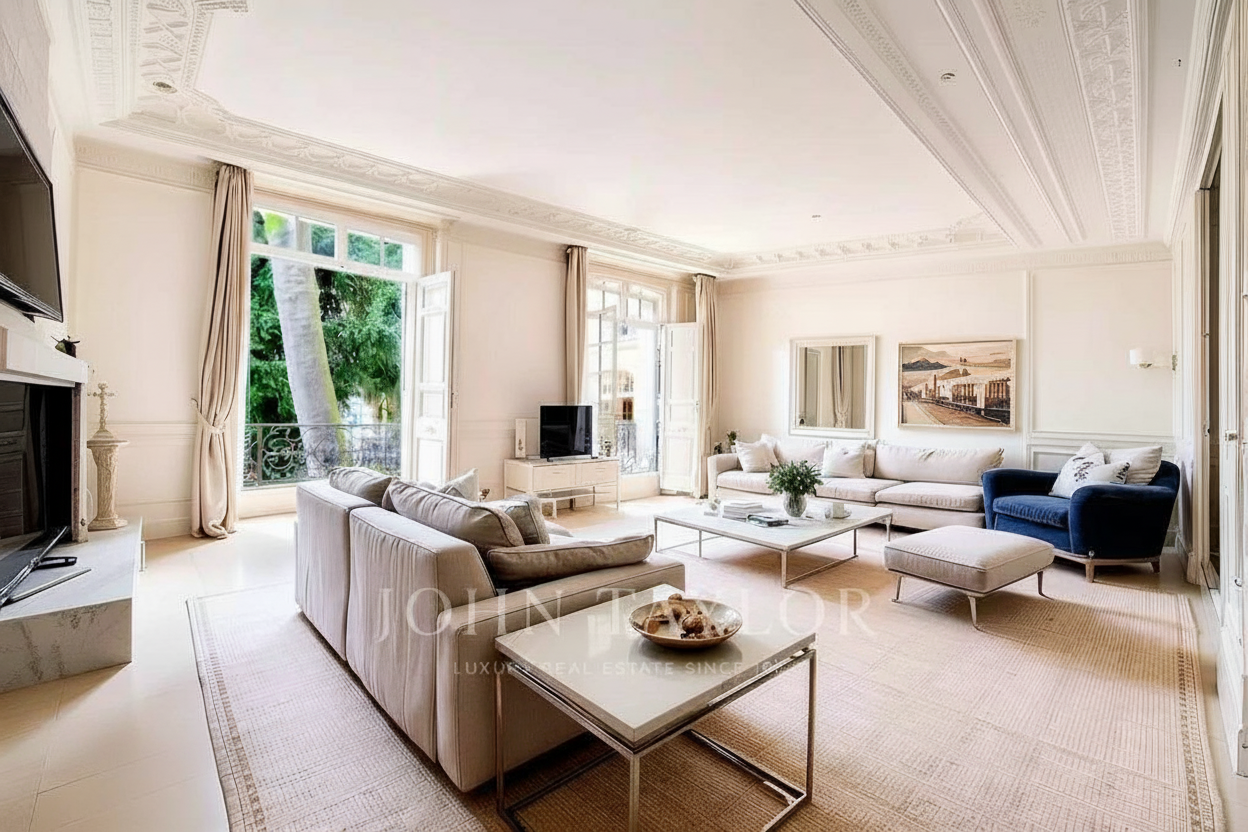 La Muette, Rue de la Pompe, Paris, Île-de-France 75016 — 4 bed, 5 bath luxury property