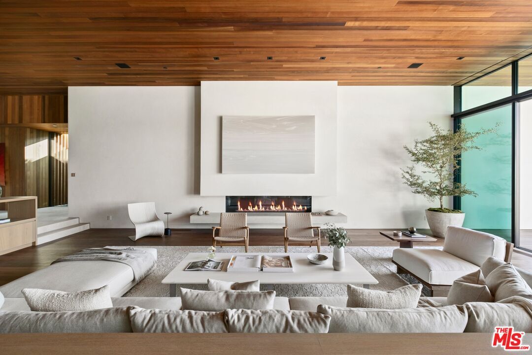 1675 Carla Rdg, Beverly Hills, CA 90210 — 4 bed, 5 bath luxury property