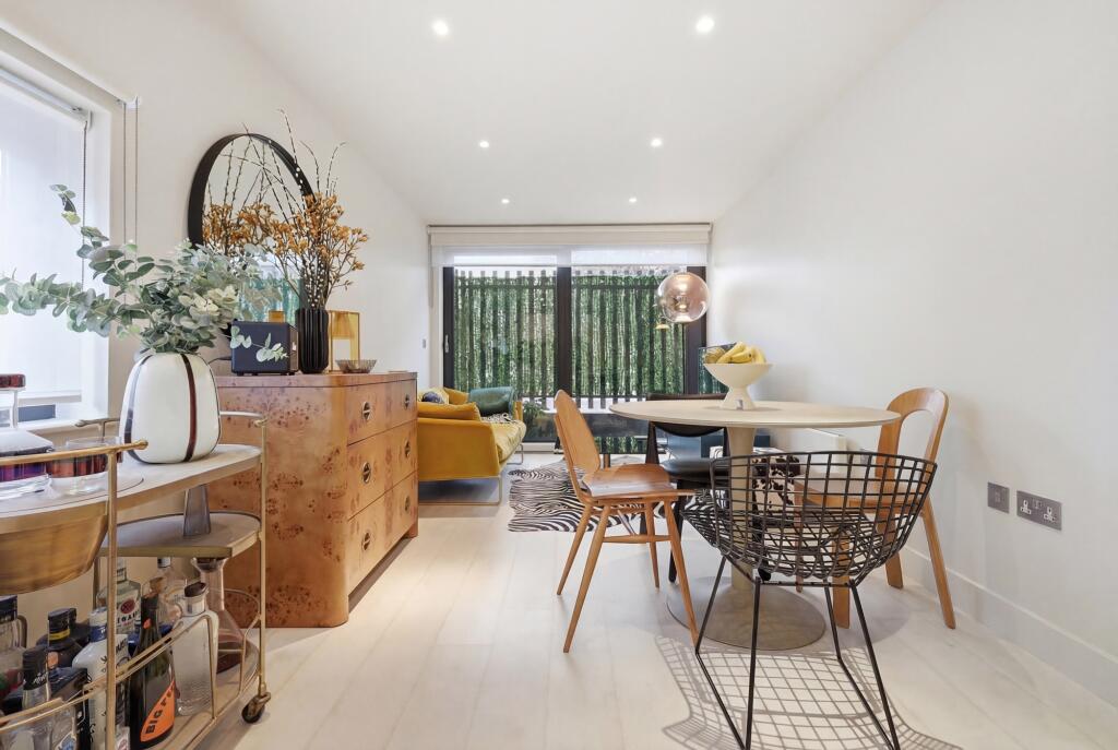 Florida Street, Bethnal Green, London, UK  — 1 bed, 1 bath luxury property